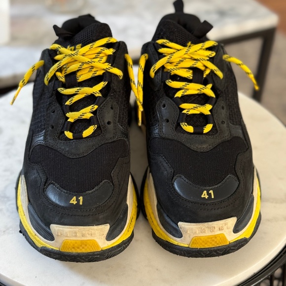 Balenciaga - Picture 3 of 11